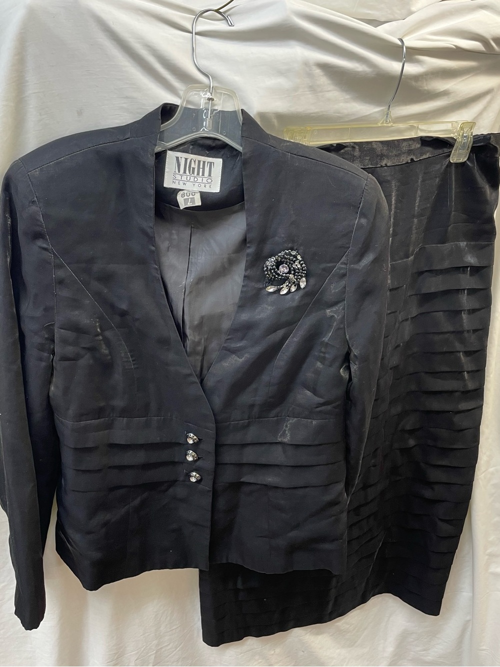 Night Studio Black Pleated Blazer, vest Skirt Set with Brooch sz 14